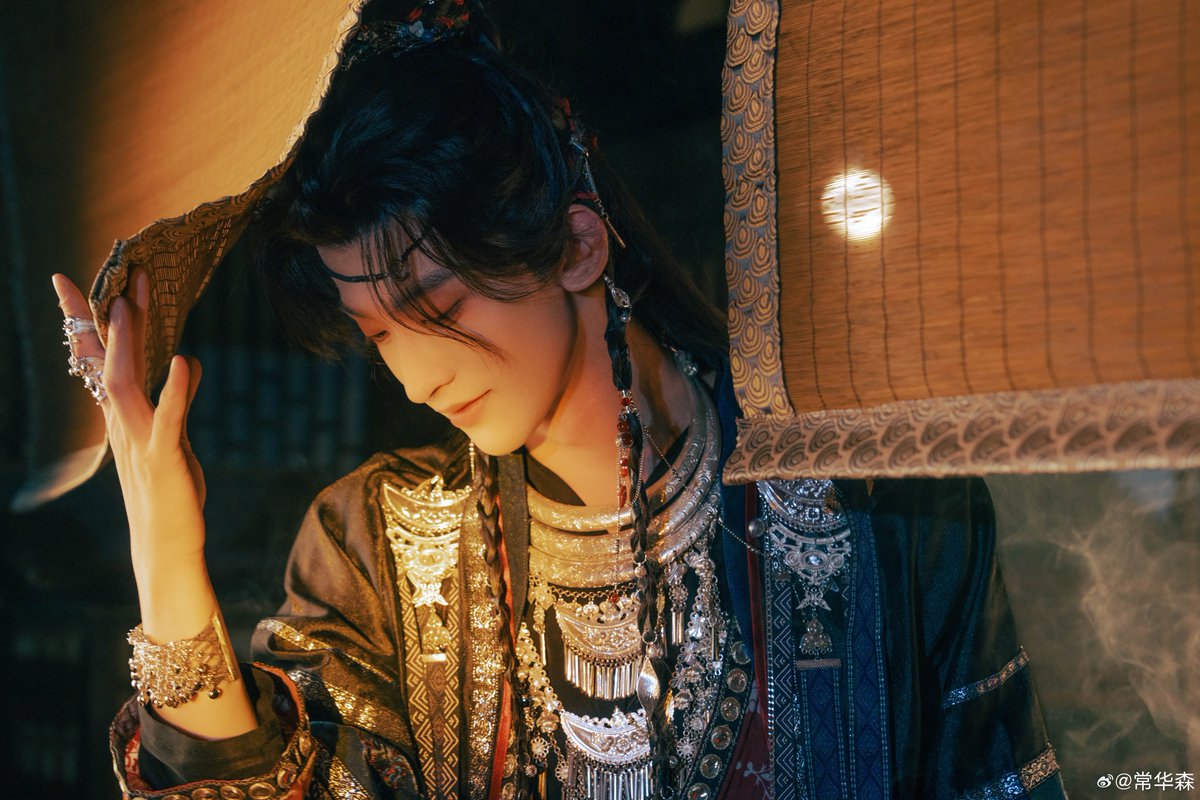 Forhuasen's tweet photo. 251105 Chang Huasen Weibo update (3/3)

Half-covered in silver rust, burned by the sacred flame

#常华森 #ChangHuasen #Waston #BloodRiver https://t.co/3yLtr8YfGW