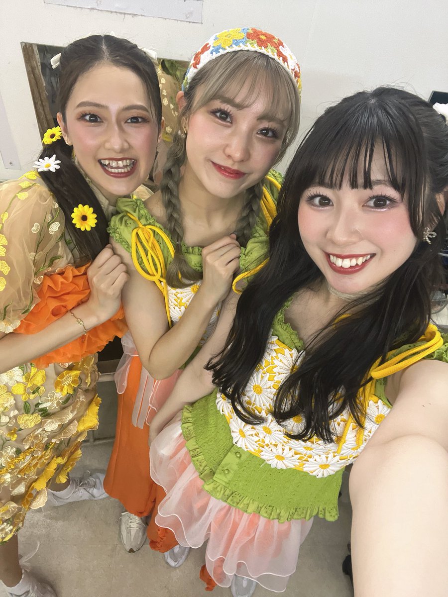 本日もありがとうございました🤍✨
11月スタート！新お衣装です🥕
そして来週からはいよいよ新ポジです✊🏻
どのポジ見たいとかあるのかなー？皆さんの予想とかも聞いてみたいです😙
私が今のポジで1番好きなのはアンダーザシー🐚♡🧜🏻‍♀️
#Popnjam_now #PVW_now