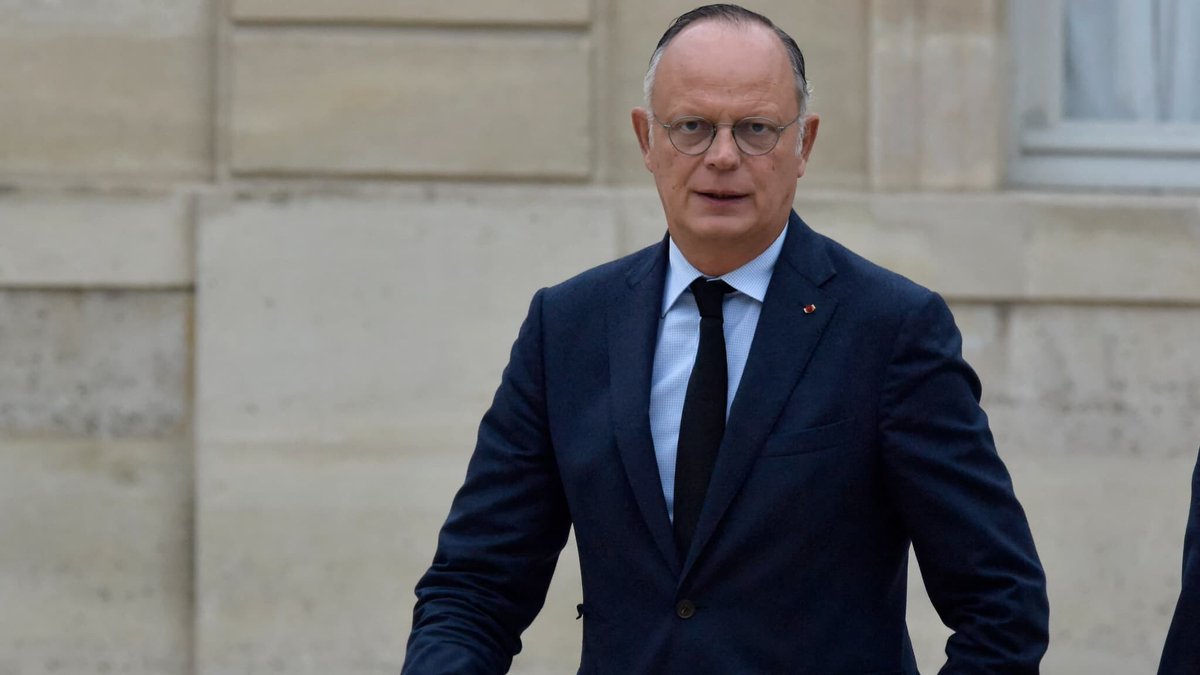 Une baisse des aides mais 50 milliards d'impôts en moins: Édouard Philippe propose un "deal fiscal" aux entreprises afin de leur permettre de "produire plus pour gagner plus"
l.bfmtv.com/ClkB