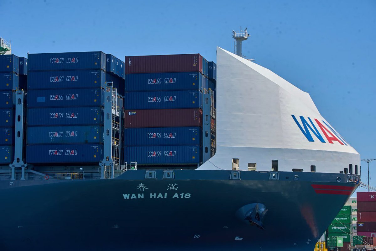 🚨🇨🇳China unveils first-ever thorium-powered cargo ship

This cargo vessel powered by a thorium molten salt reactor, capable of carrying 14,000 containers, South China Morning Post reports.