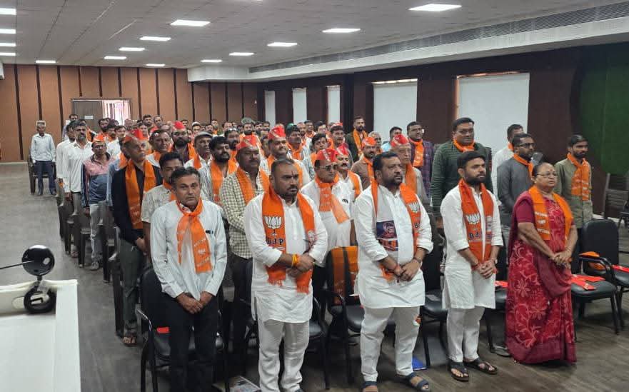 Kiritbhai_Patel's tweet image. આજરોજ જૂનાગઢ જિલ્લા ભાજપ કાર્યાલય ખાતે 87 વિસાવદર વિધાનસભા ના વિશેષ મતદાર સુધારણા અભિયાન &quot;SIR&quot; ના BLA 2 ના વર્કશોપ માં ઉપસ્થિત રહી પ્રદેશ પ્રમુખશ્રી જગદીશ વિશ્વકર્મા @MLAJagdish સાહેબ અને મુખ્યમંત્રી શ્રી ભુપેન્દ્રભાઈ પટેલ @Bhupendrapbjp નું ટુવે  વીડિયો કોન્ફરન્સના મધ્યમ થી…