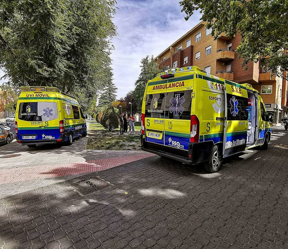 Junta valora aumentar el transporte sanitario en Ciudad Real.
El pasado fin de semana, la base de la capital se quedó sin su UVI móvil y sin su Soporte Vital Básico la madrugada del domingo debido a dos viajes urgentes
------------------------------------
latribunadeciudadreal.es/noticia/zb2f5a…
