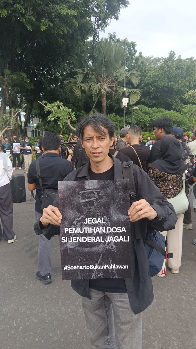 #SoehartoBukanPahlawan