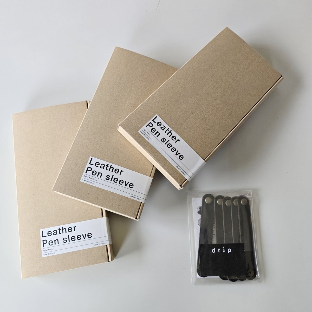 I_Hiace_6600's tweet image. またまた
｢ドリップ｣さんから
良いアイテムを見つけることができました。
お気に入りの１本のための
ペンスリーブ🖋️
ありそうでなかった
本革コードクリップ！
HALFDAY PACKの中が
スッキリ整理されました😊
ペンスリーブは１つ妻へ
プレゼントです✨🎁✨
drip.base.shop/categories/516…
 @drip_corpより