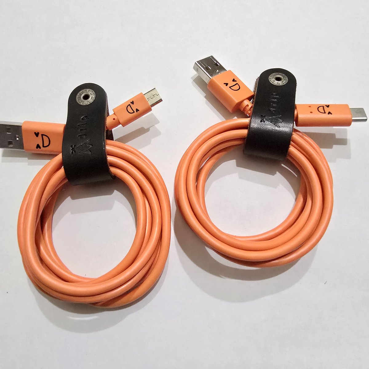 I_Hiace_6600's tweet image. またまた
｢ドリップ｣さんから
良いアイテムを見つけることができました。
お気に入りの１本のための
ペンスリーブ🖋️
ありそうでなかった
本革コードクリップ！
HALFDAY PACKの中が
スッキリ整理されました😊
ペンスリーブは１つ妻へ
プレゼントです✨🎁✨
drip.base.shop/categories/516…
 @drip_corpより