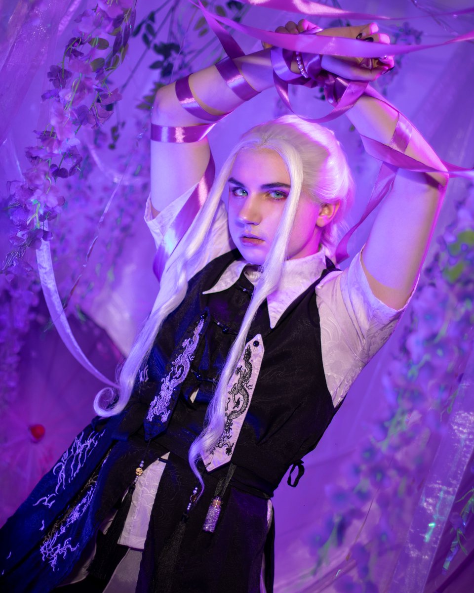 💫 “Drifting through the cosmos, I finally found you.” 💫

📷 &amp; 🖌: <a href="/kiiska_jul/">Jul 💞</a> 

We went to so many events and met so many nice people. The little gifts so many of you got for us truly means the world to every member. I’ve kept all your presents in a safe spot. 🎁