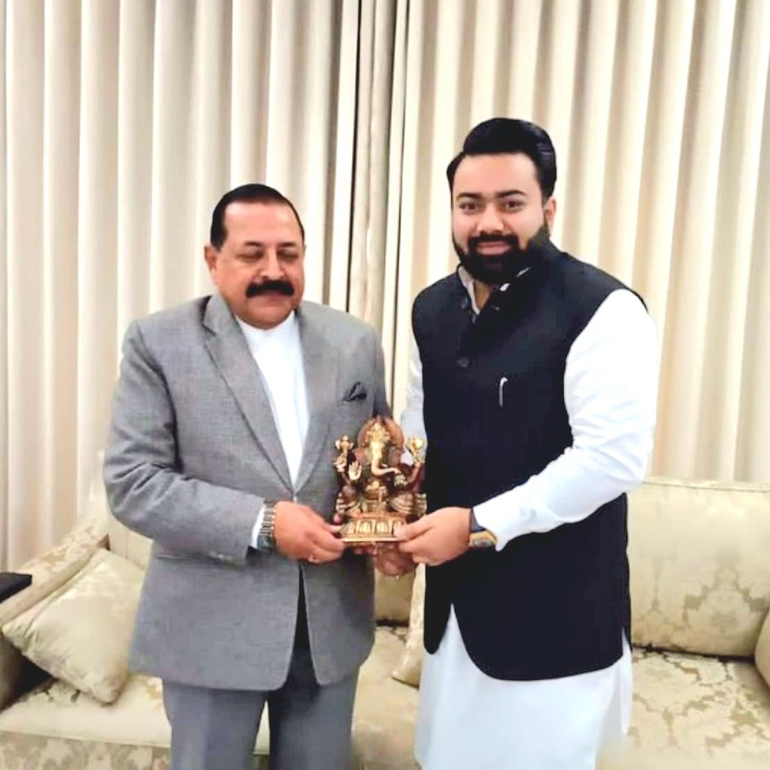 lalittanwar48's tweet image. आदरणीय केन्द्रीय राज्यमंत्री डॉ. जितेंद्र सिंह जी को जन्मदिन की हार्दिक बधाई एवं मंगलकामनाएं! 
@DrJitendraSingh

#HappyBirthday #DrJitendraSingh #Leadership #NationFirst