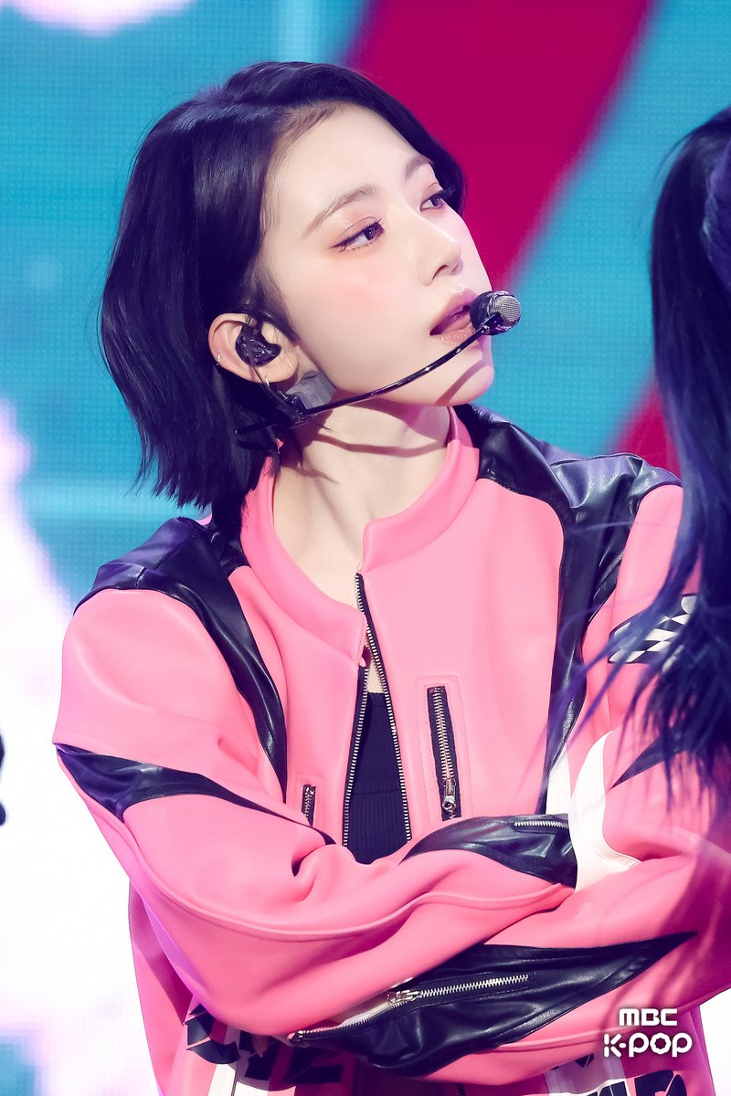 이 에 아 이 에 이 에 이 에 아 이 에 아 (머릿속에 르세라핌 꼈다는 뜻)
📷 ☞ program.imbc.com/Photo/musiccor…

251101 #쇼음악중심 #음중 #르세라핌 #LE_SSERAFIM
<a href="/le_sserafim/">LE SSERAFIM</a>
