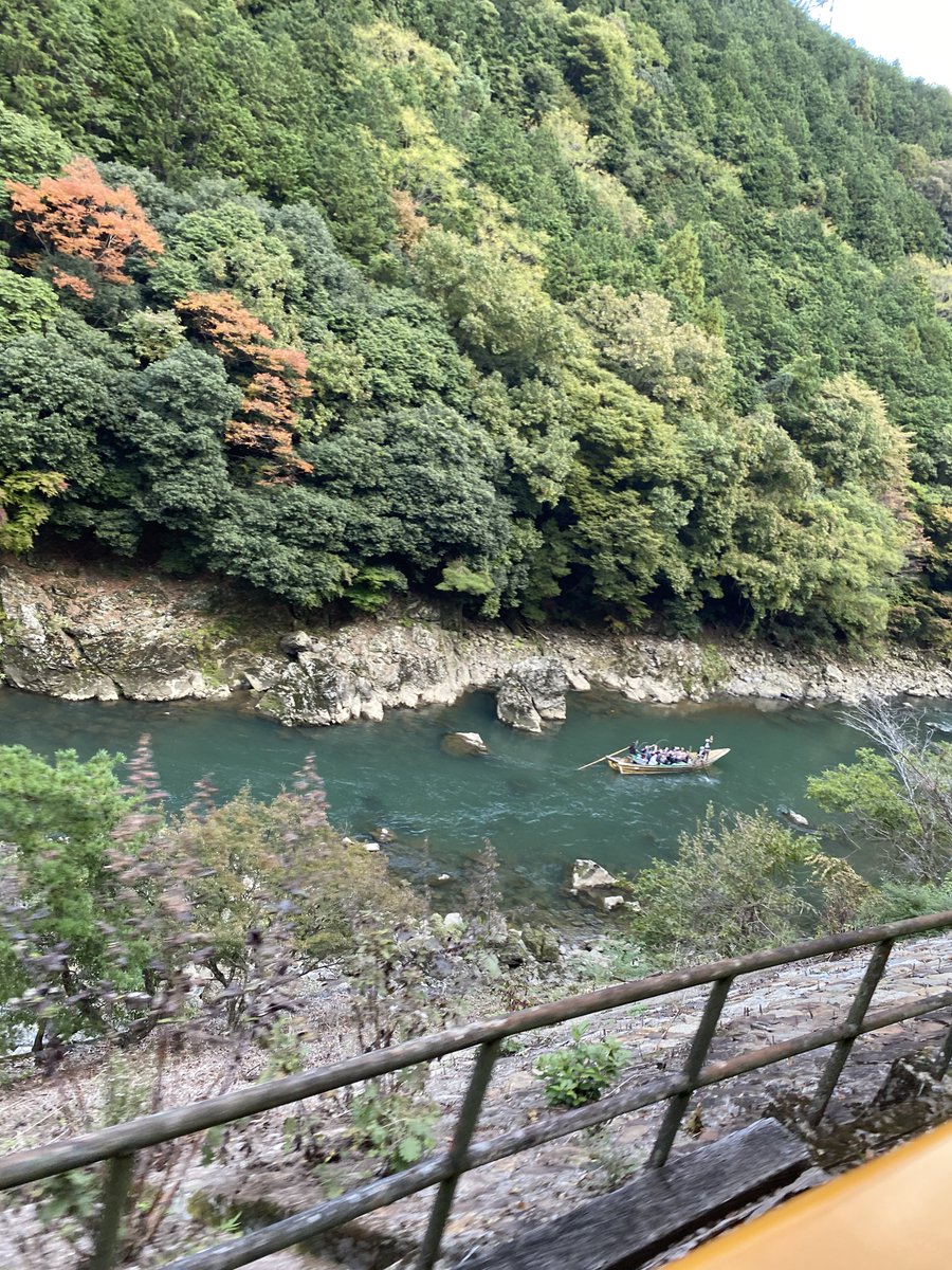 けんけん tweet media