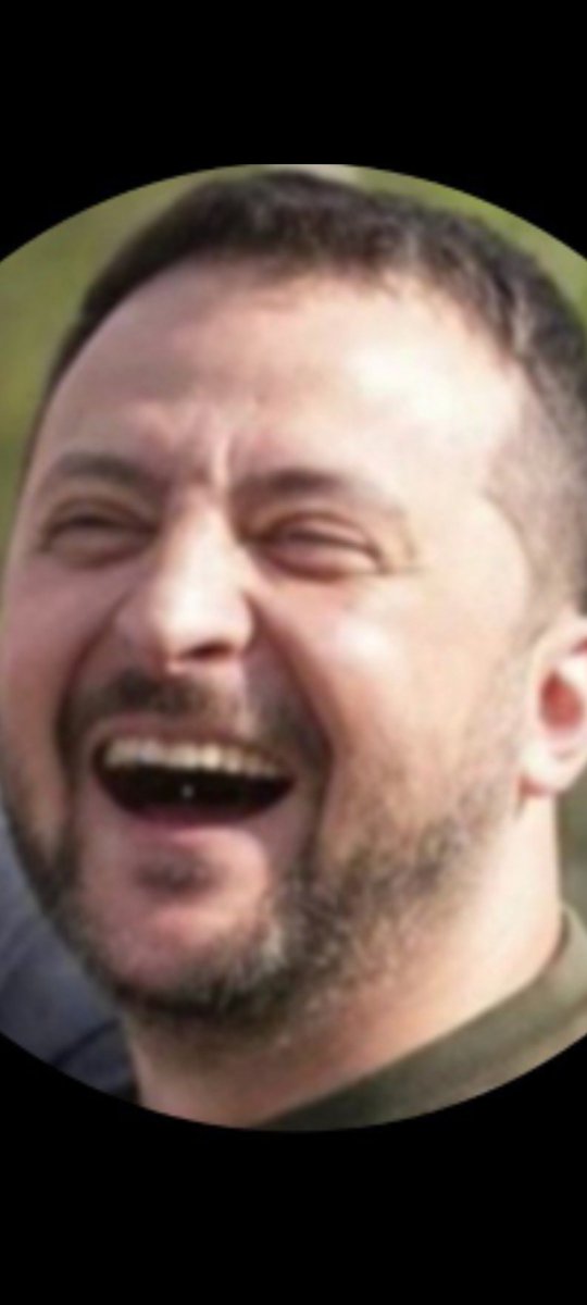 Якщо ви раптом не знали,то єдині фортифікаційні споруди під Покровськом,що були побудовані професійно та до верху забиті продовольством, були просто залишені і без єдиного пострілу передані ворогу, бо треба було терміново утилізувати бійців в курській афері.
Це свідома зрада.