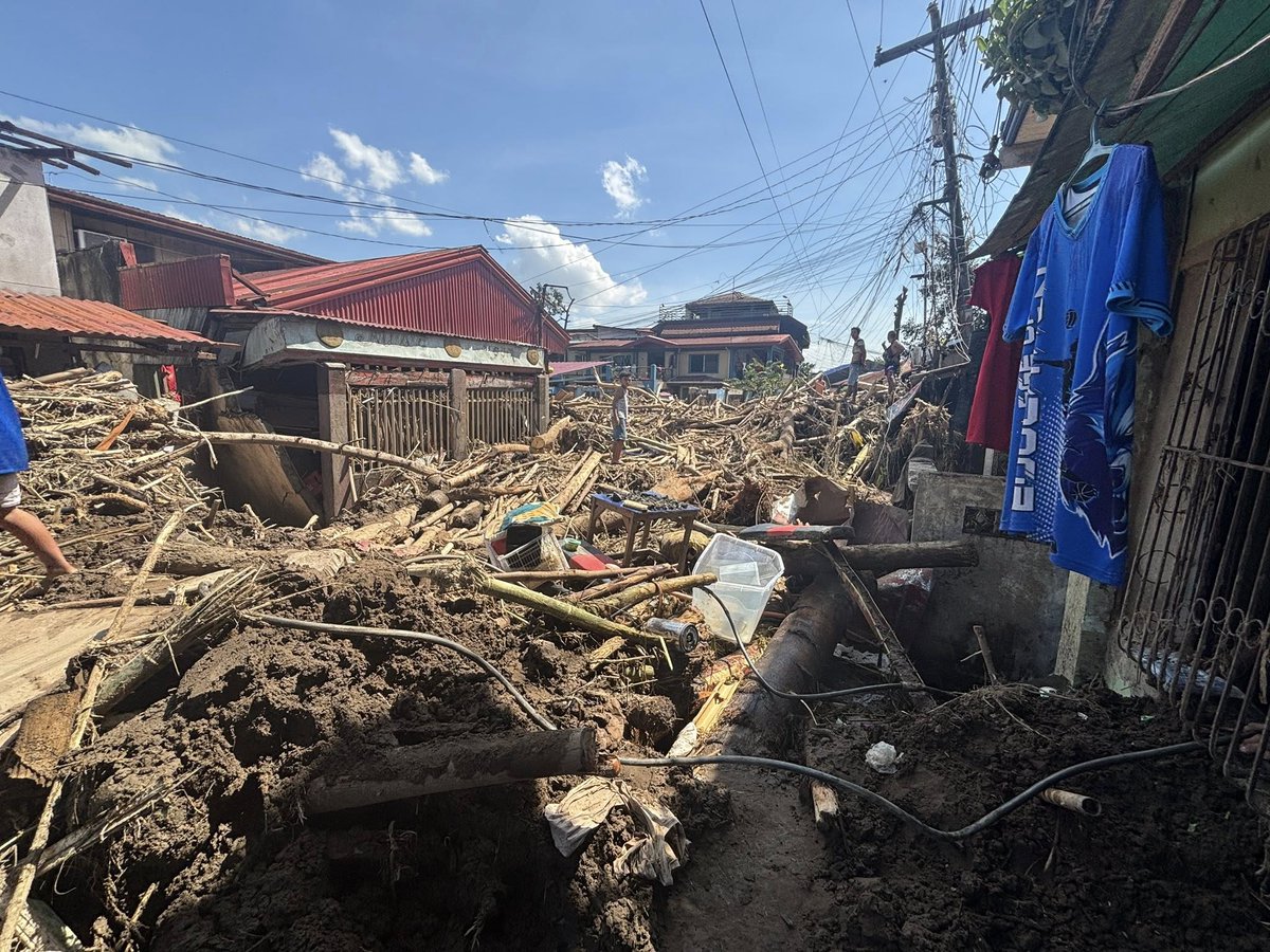 RMNNetworkNews's tweet photo. ng Barangay Roberto S. Benedicto, La Carlota City, Negros Occidental. | RMN DYHB Bacolod 747

#TinoPH
#RMNBacolod
#DZXLnews558
#RMNnews
#TatakRMN

2/2 https://t.co/NU2O3tvGZr