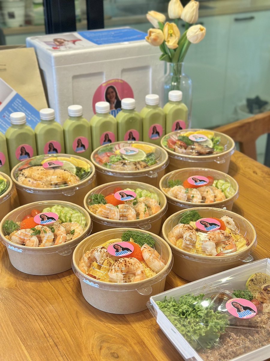 xwt518's tweet photo. 第一次和朋友一起食物應援，希望June會喜歡。
感謝我的朋友mako一手包辦。

My firs time doing a food support with my friend. 
Thank you my friend mako. @Makooooooo2903 
Hope June will love it. 🫶🫶🫶

#Junewanwimol https://t.co/FGk6NpaGTQ