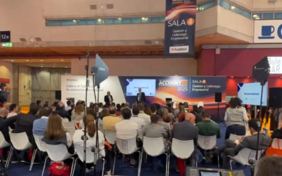 Ferran_Bel's tweet photo. Content de l’èxit de public, que va omplir tot l’aforament de la Sala 4 de #Accountex a la meva conferència “La importància del control als despatxos i assessories”. Gràcies a ACCOUNTEX  i a Tareando per convidar-me i gràcies a tots els assistents per la seva participació activa. https://t.co/ct9n7FCXbN