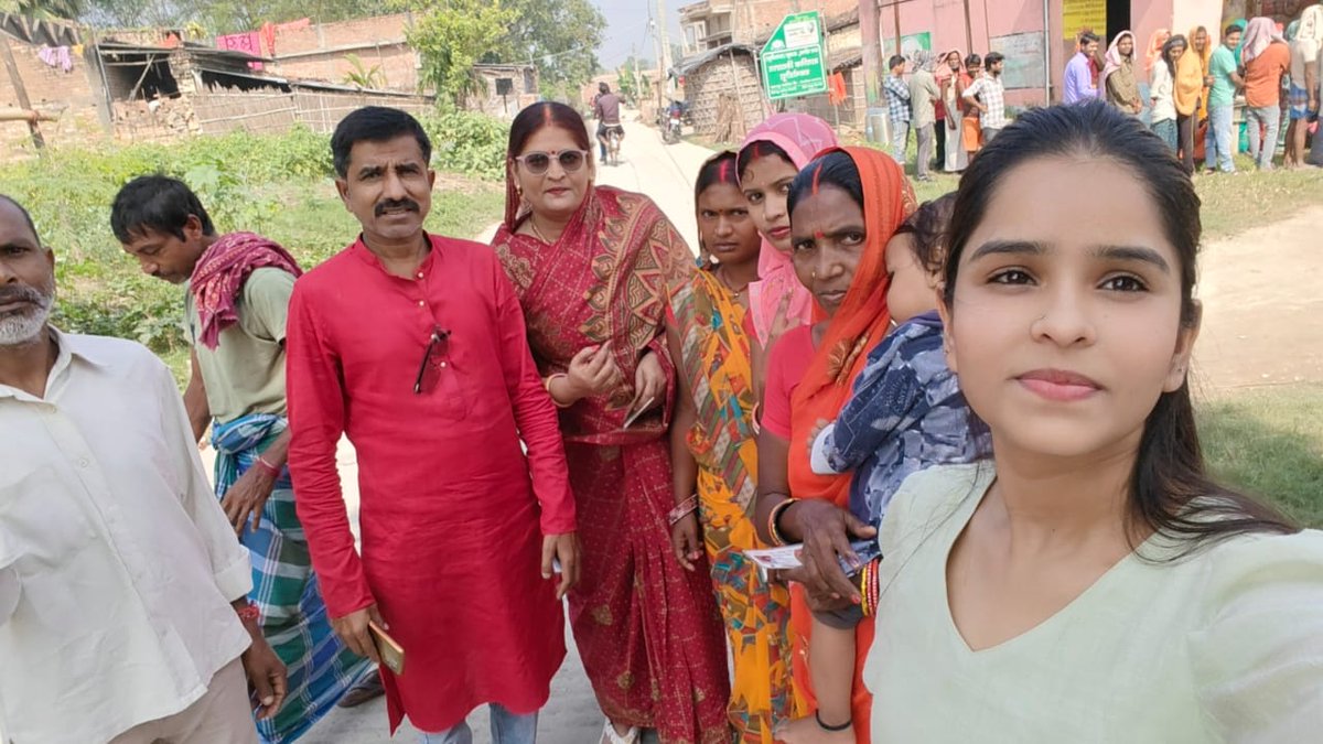 #हमारा वोट लोकतंत्र के महापर्व में बिहार में बदलाव, एक नई एवं सशक्त युवाशक्ति की सरकार बनाने के वास्ते!
#समस्तीपुर विधानसभा के मोतीपुर बुथ नं०-304
#मतदानजरूरकरें!