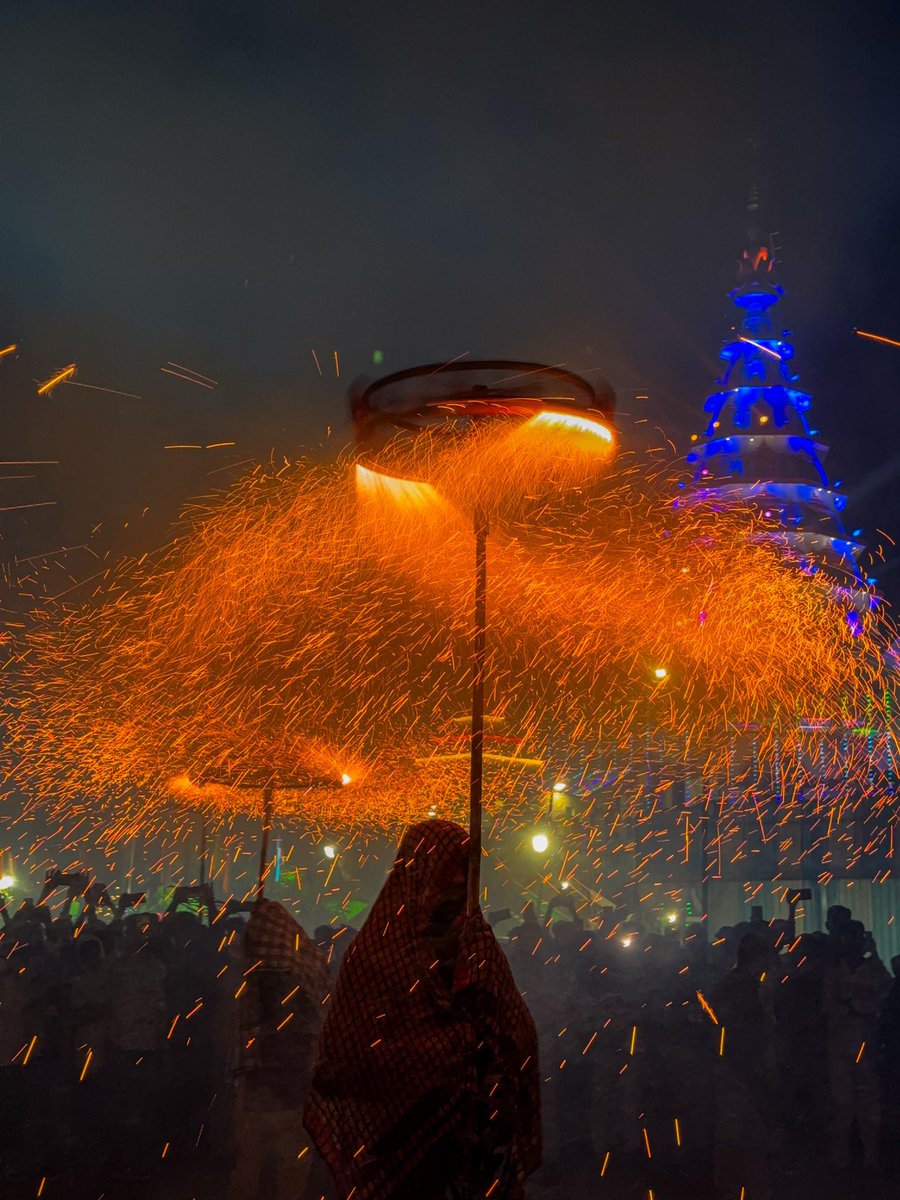BarpetaDaily's tweet image. Howly Rakh Mahotsav 2025 has begun! The first night was pure magic with a spectacular display of 700+ fireworkslighting up the sky. What a vibrant start to this age-old tradition! ✨
#howly #rakhmahotsav #barpetadaily