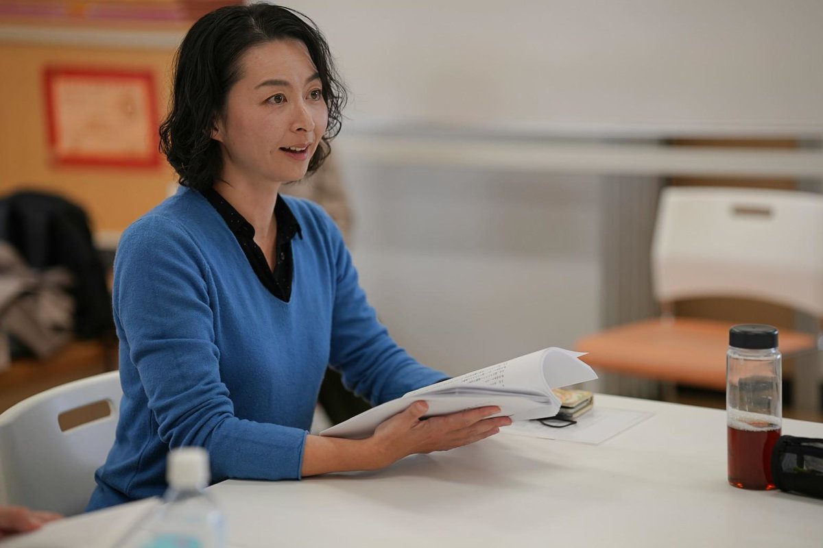 pancakenokai's tweet image. パンケーキの会二本立て公演『ある夜をめぐって』
2026年1/29(木)～2/4(水)
下北沢駅前劇場

チケット発売は11月29日！
オトクな2作品セット券は先行発売中
docs.google.com/forms/d/1WMxG2…
写真は『エーリヒ・ケストナー～消された名前～』
顔合わせの模様です

📷ハマリュウノスケ @hama_ryunosuke