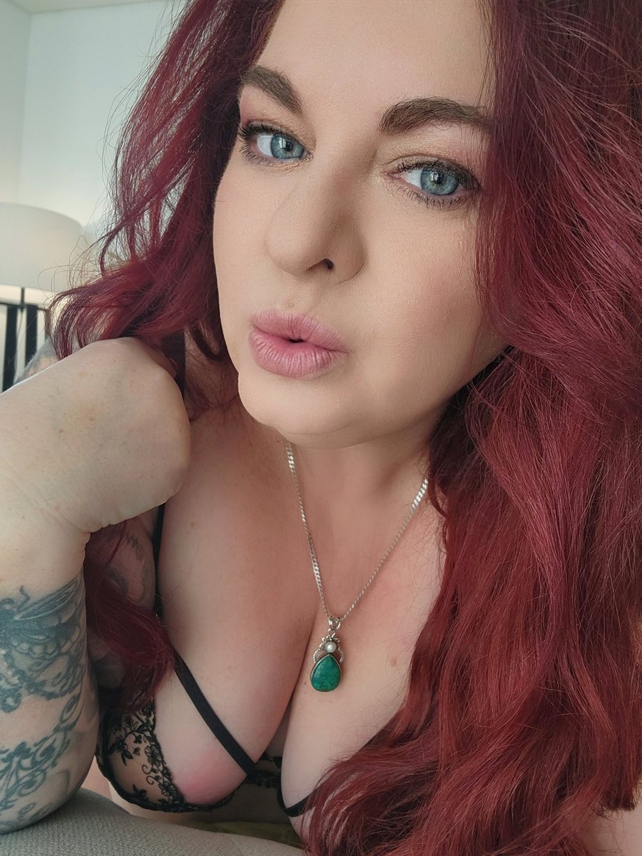 Darci_G_race's tweet image. #Tassie has a way of calling me back… softly, like a secret I’m not meant to share. ✨

#Hobart first - 23rd - 24th
Dinner at The Drunken Admiral, where the harbour hums at dusk and the night air feels like an invitation I can’t quite resist.

Then #Devonport - 25th - 27th
Quiet