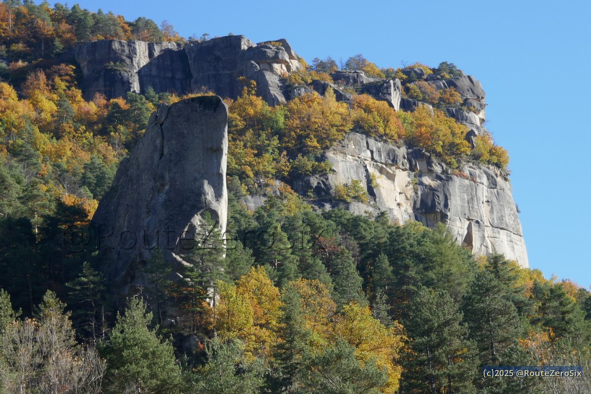 routezerosix's tweet photo. Les célèbres Grès d'Annot formés il y a 35 millions d'années sous la mer qui recouvrait la région, puis soulevés par la formation des Alpes et finalement sculptés par l'érosion
#Annot #Gres #AlpesdeHauteProvence #MagnifiqueFrance #BaladeSympa #Provence #PACA #escalade #geologie https://t.co/o71623lqjn
