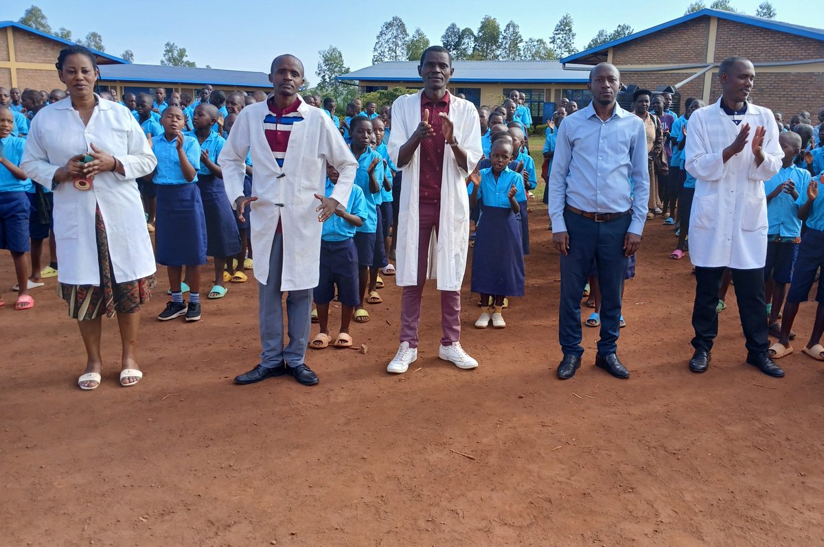 Migongogs's tweet photo. Muri gahunda y’akarere ka @KireheDistrict, Igitondo cy’ishuri cya GS Migongo/TSS mumurenge wa @nyarubuye_s  haranzwe na morale no gusubiramo amasomo. @HABIMANAPHENIAS https://t.co/ozH6lnk7A3