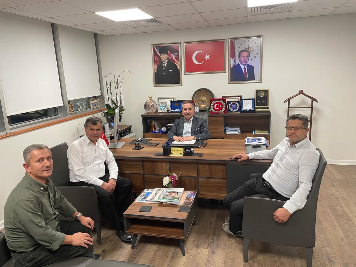 Kentsel Dönüşüm Genel müdürlüğü , İdari işer ve Finansman  Daire  bakanı Recep ALBAYRAK kardeşimizi ziyaret ettik 
Kendilerine yeni vazifesinde muvaffakiyetler dileriz