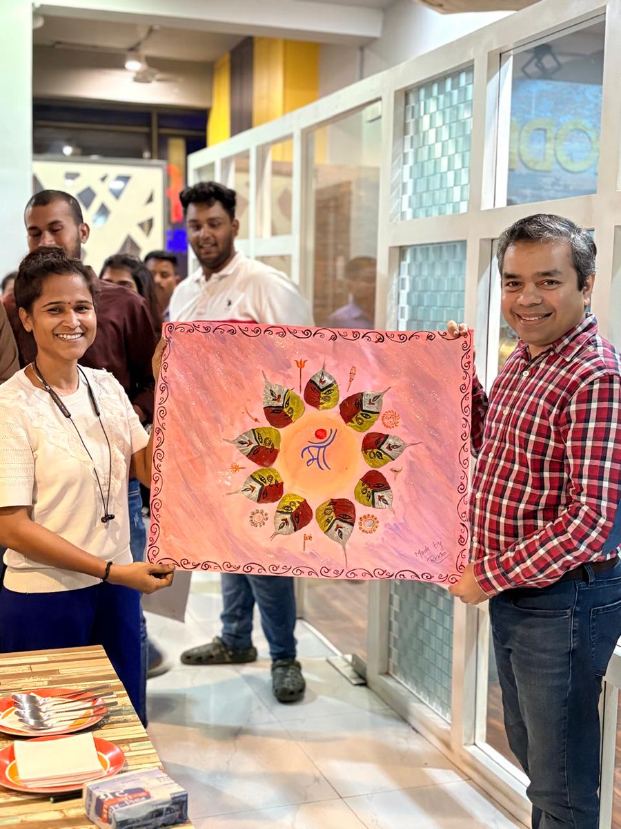 LearningSpiral's tweet image. 𝐅𝐫𝐨𝐦 𝐜𝐚𝐧𝐯𝐚𝐬 𝐭𝐨 𝐡𝐞𝐚𝐫𝐭𝐬! ❤️🎨

Congratulations 𝐏𝐚𝐥𝐥𝐚𝐯𝐢 𝐒𝐢𝐧𝐠𝐡, 𝐑𝐞𝐤𝐡𝐚 𝐒𝐨𝐧𝐢, 𝐏𝐫𝐢𝐲𝐚𝐧𝐤𝐚 𝐒𝐨𝐧𝐚, and 𝐊𝐚𝐦𝐢𝐧𝐢 𝐓𝐡𝐚𝐤𝐮𝐫—our 𝐓𝐨𝐩 𝐖𝐢𝐧𝐧𝐞𝐫𝐬 𝐨𝐟 𝐭𝐡𝐞 𝐍𝐚𝐯𝐫𝐚𝐭𝐫𝐢 𝐏𝐚𝐢𝐧𝐭𝐢𝐧𝐠 𝐂𝐨𝐦𝐩𝐞𝐭𝐢𝐭𝐢𝐨𝐧.