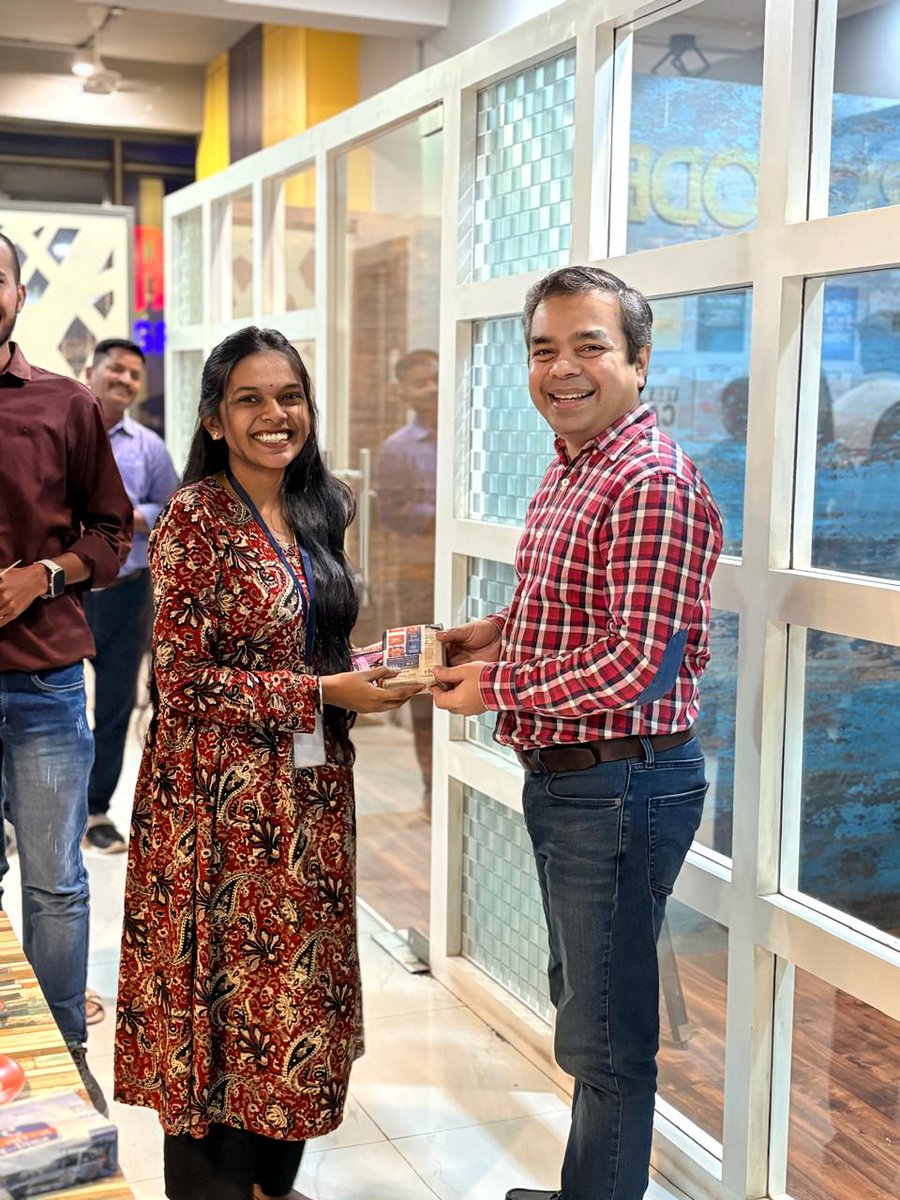 LearningSpiral's tweet image. 𝐅𝐫𝐨𝐦 𝐜𝐚𝐧𝐯𝐚𝐬 𝐭𝐨 𝐡𝐞𝐚𝐫𝐭𝐬! ❤️🎨

Congratulations 𝐏𝐚𝐥𝐥𝐚𝐯𝐢 𝐒𝐢𝐧𝐠𝐡, 𝐑𝐞𝐤𝐡𝐚 𝐒𝐨𝐧𝐢, 𝐏𝐫𝐢𝐲𝐚𝐧𝐤𝐚 𝐒𝐨𝐧𝐚, and 𝐊𝐚𝐦𝐢𝐧𝐢 𝐓𝐡𝐚𝐤𝐮𝐫—our 𝐓𝐨𝐩 𝐖𝐢𝐧𝐧𝐞𝐫𝐬 𝐨𝐟 𝐭𝐡𝐞 𝐍𝐚𝐯𝐫𝐚𝐭𝐫𝐢 𝐏𝐚𝐢𝐧𝐭𝐢𝐧𝐠 𝐂𝐨𝐦𝐩𝐞𝐭𝐢𝐭𝐢𝐨𝐧.