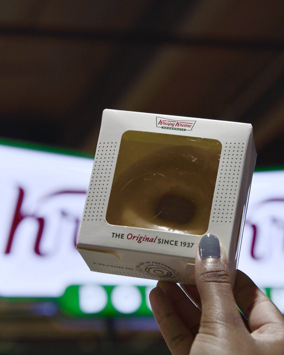KrispyKreme_ZA's tweet image. The main character since 1937 ✨🍩

One bite = instant happiness ❤️

#KKSA #KrispyKreme #OriginalGlazed