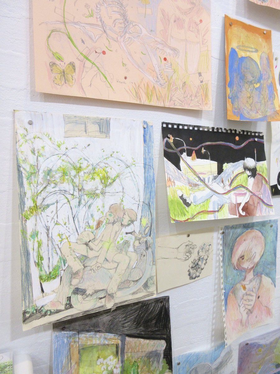 between galleryさんにてグループ展始まりました！
フリーペーパーもありますので、お気軽にふらりと立ち寄ってみてください…🚶