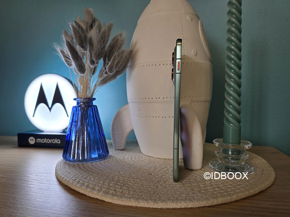 IziBook's tweet image. #NewsTech #motorola Motorola Edge 70 – Le nouveau smartphone ultra-fin qui fait de l’ombre à Samsung et Apple: Motorola se lance dans la course aux smartphones ultra-fins avec le Edge 70 et l’ambition de faire mieux que l’iPhone Air et le Galaxy… dlvr.it/TP5yjQ @IDBOOX