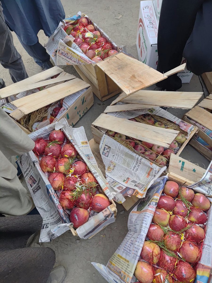 “I already said that this is nothing but nitpicking for defects, a tactic used to bring down the prices of Kashmiri apples&amp; this is a New face of exploitation in Kashmir's Apple Trade." The Govt must act,  Warn traders involved in exploitative pricing, Ensure transparent market