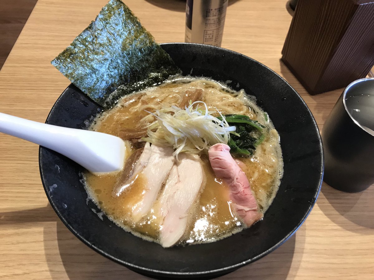 FeelingPay's tweet image. 今日のお昼は亀田の一鶏さんで。
白湯醤油って久しぶりに食べた気がする。
美味しかったです( ✧﹃✧)