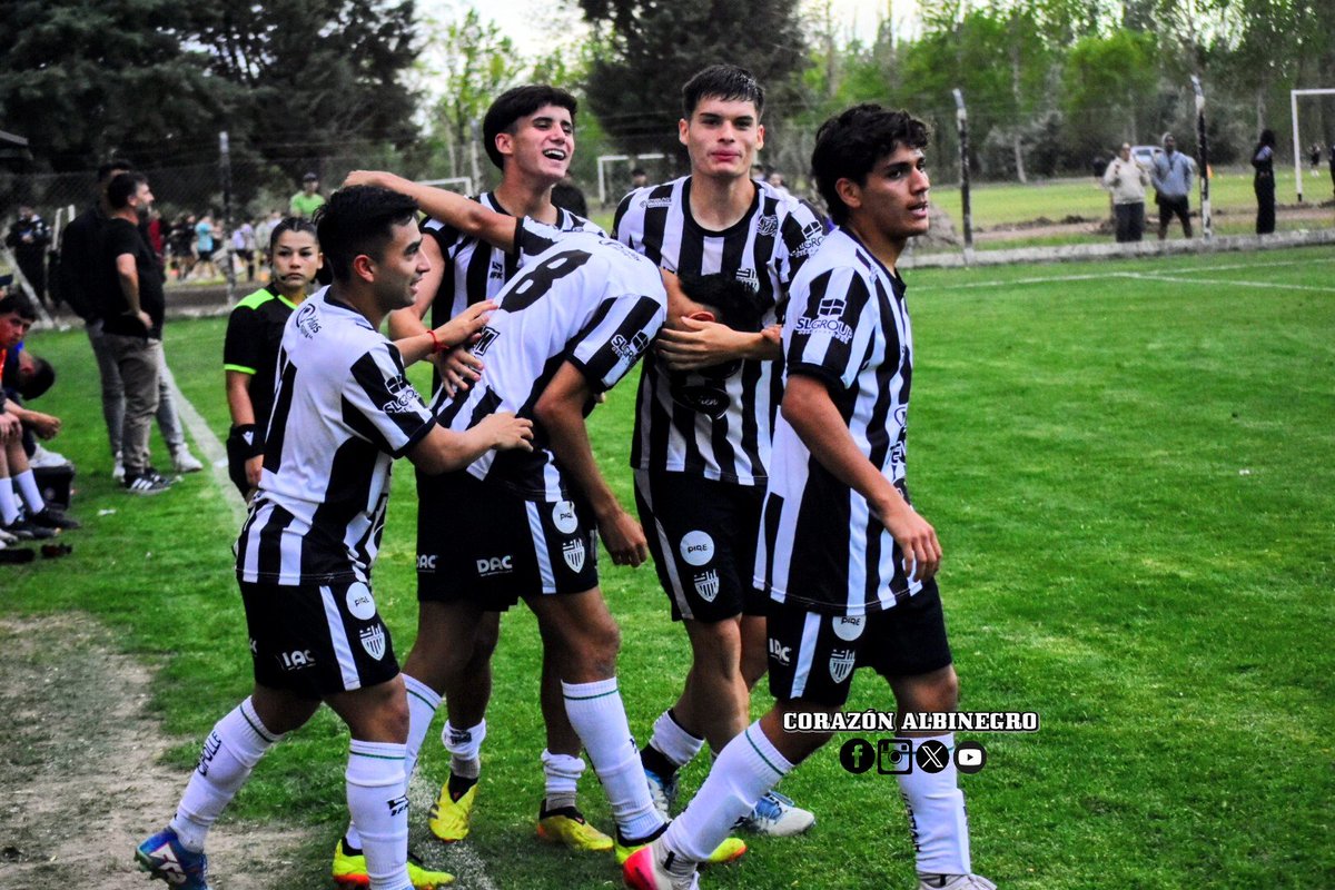 Liga Deportiva Confluencia, 1ra división.
El clásico fue para el Albinegro !!
Club Cipolletti 3 (Iñaki Marco, Andrés Almirón x2) vs Deportivo Roca 2
