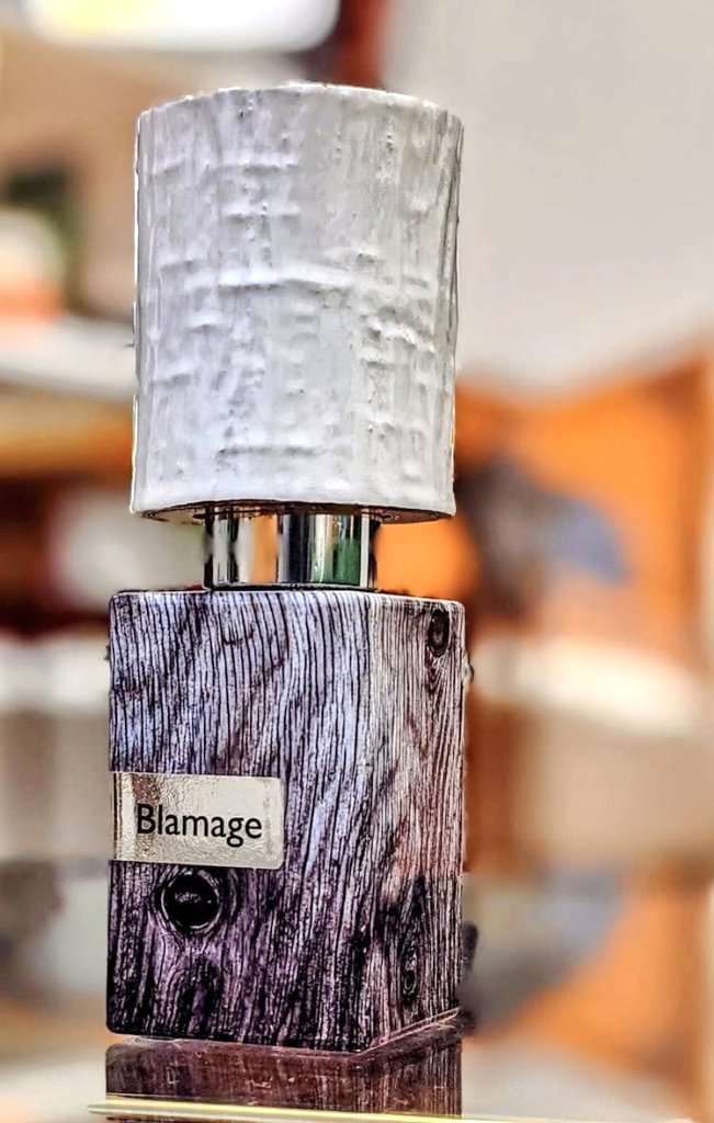 _fragrantica's tweet image. Blamage Nasomatto

جلود اخشاب مع لمحات مسكية وحيوانية

عطر غريب والاداء متوسط على غير العادة من 

هالبراند و جرب قبل الشراء

#رابطة_عشاق_العطور