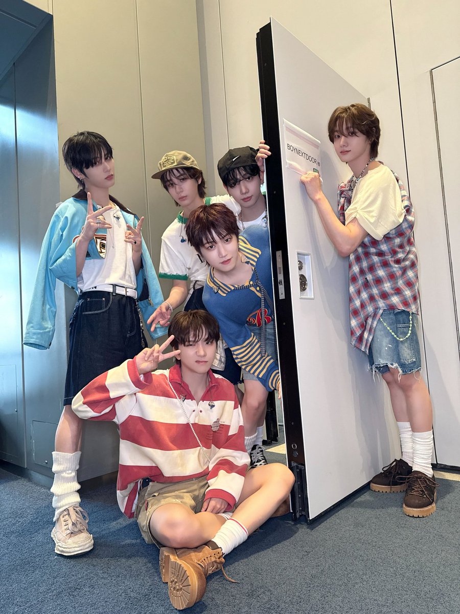 leehan_door530's tweet photo. 🗣️🚪🐱🦦🐶🐈‍⬛🐠⛄️
#2025MAMAVOTE #BOYNEXTDOOR https://t.co/mY7D3E0uGW