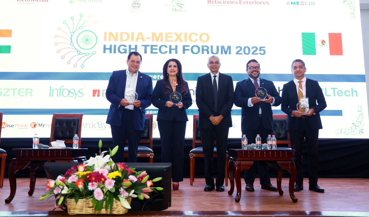 Tuve el gusto de asistir al High Tech Forum 2025 organizado por la Embajada de la India en México donde se compartieron experiencias del impacto tecnológico en las empresas. 

Gracias al Embajador Pankaj Sharma por la invitación a compartir la visión del Estado de México en una