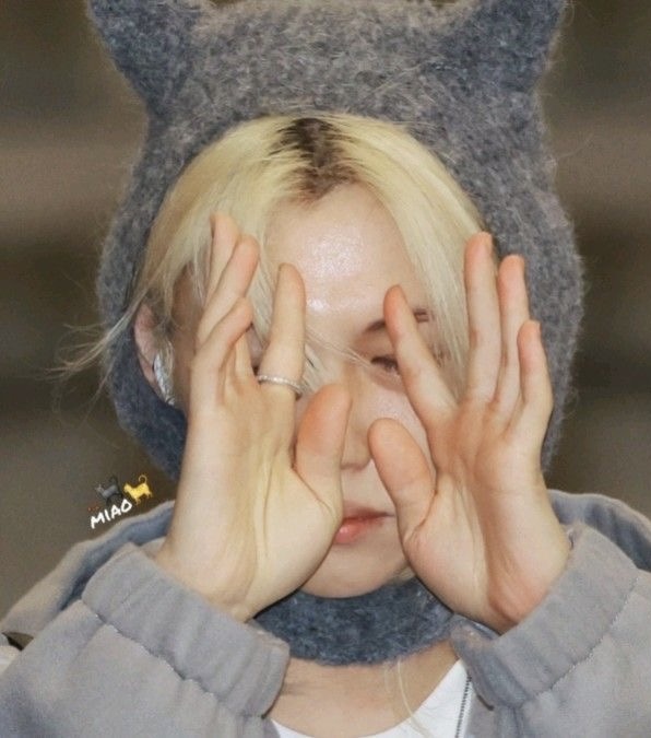 lee felix 🥤 tweet media