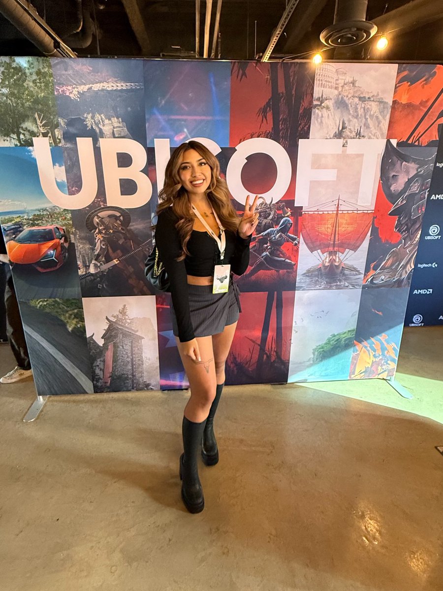 cowwabungaa's tweet image. ahh thank you for 1,400 follows!!🤍 #ubisoftpartner #twitchcon2025