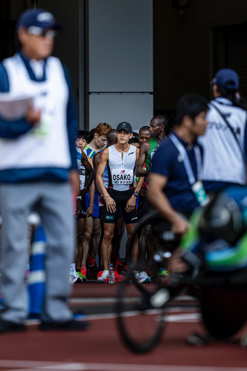 EKIDEN_News's tweet image. 記録よりも、記憶に残る選手がいる。大迫傑はその代表格だ。大迫よりも速い選手は世界中にいくらでもいる。しかし、大迫のように美しく走る選手には、なかなか出会えない。オリンピックのマラソンのような世界一流ランナーの集団にあっても、彼の動きは埋没しない。速さは数値化できるが、もし走ること…