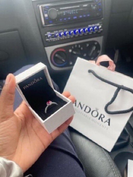 qtpilove's tweet photo. TOP 10 ITEMS AS SELF REWARD FOR LADIES 🫶🏻

a thread https://t.co/6l0ZZJ8QjH