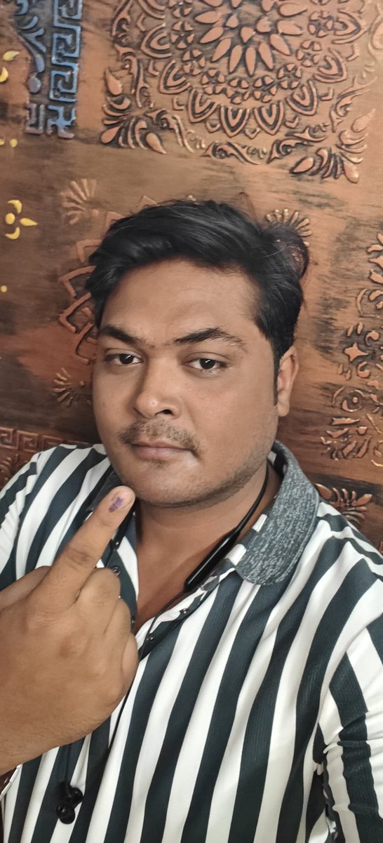 its_caprakhar's tweet photo. 🗳️ Democracy thrives when we vote!
Every ballot is a voice, every election a chance to shape the future.
Let’s value our right, raise our voice, and strengthen our democracy. 🇮🇳✨

#Democracy #Vote #Elections #IndiaVotes #biharelection2025 #biharvidhansabhaelection2025 https://t.co/Emr0AqUdNA