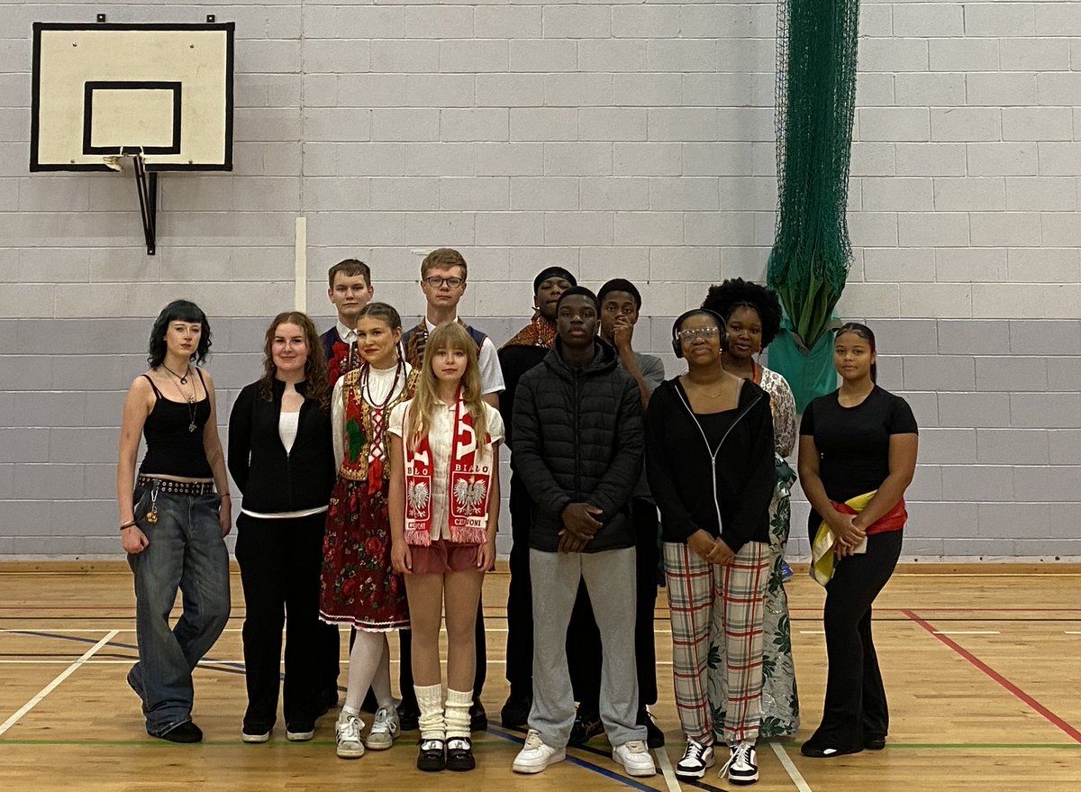 StAndrewsRCSec's tweet image. Early birds in today setting up for Culture Day! Can’t wait to celebrate our school’s diversity. 🌍 #EducationScotland #Multiculturalism #Glasgow stay tuned for more updates as the day progresses.