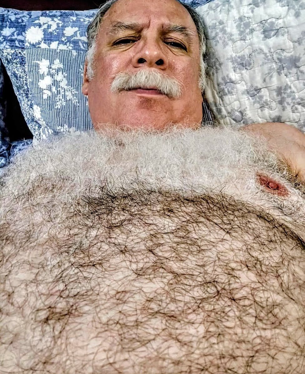 Manuel665343's tweet photo. #veryhairy #beautifuldad #papihermoso https://t.co/vrpR8lPIMX