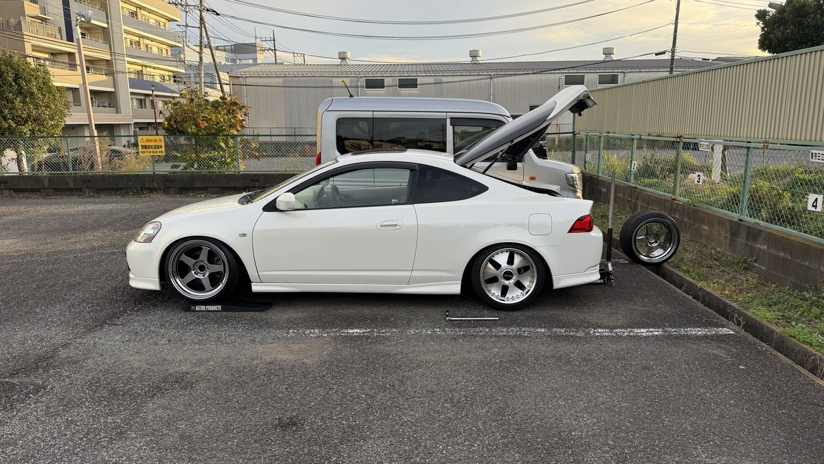 ユーロはなんか違ったなぁ、、、
こいつはセダンとかで履くべきだなやっぱ