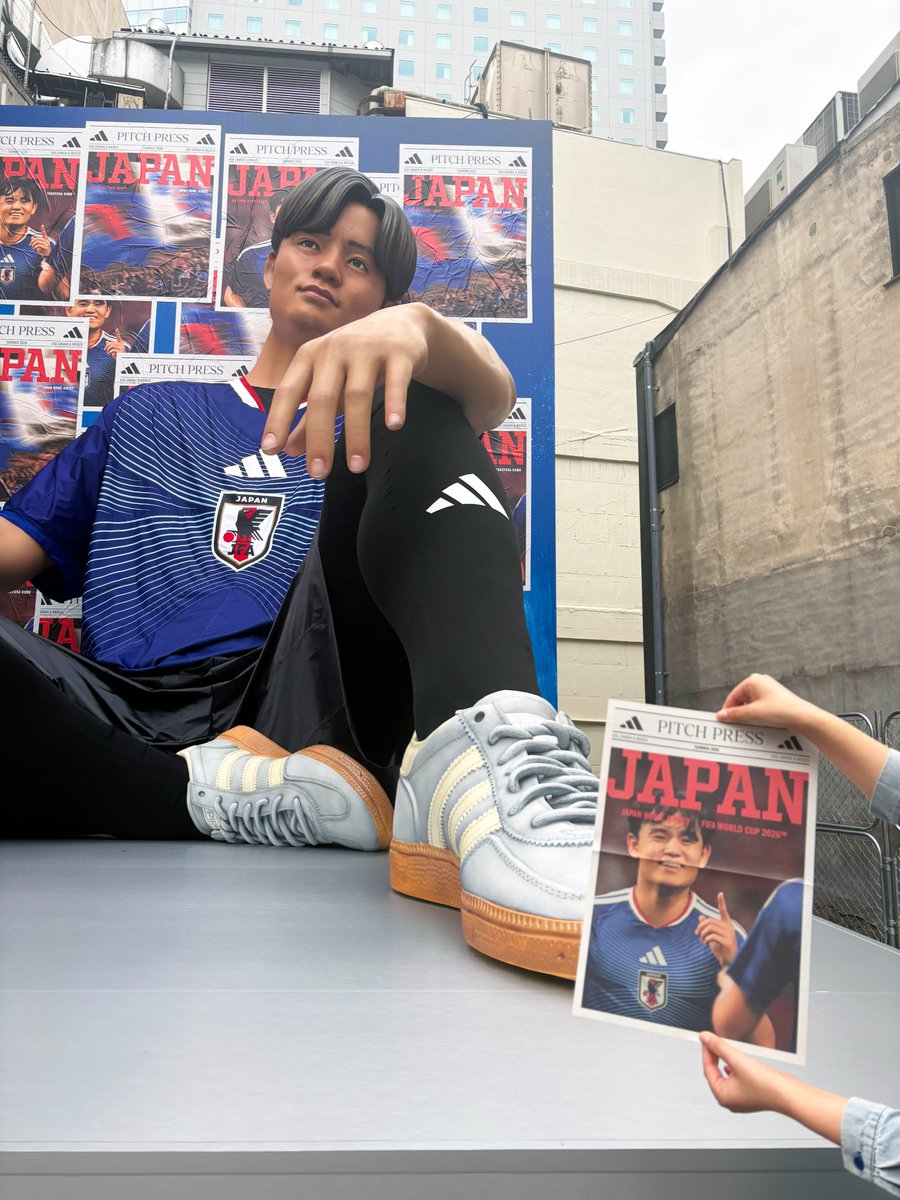 ZeroBase渋谷に高さ約10mの #久保建英 選手が出現⚽️ アディダス