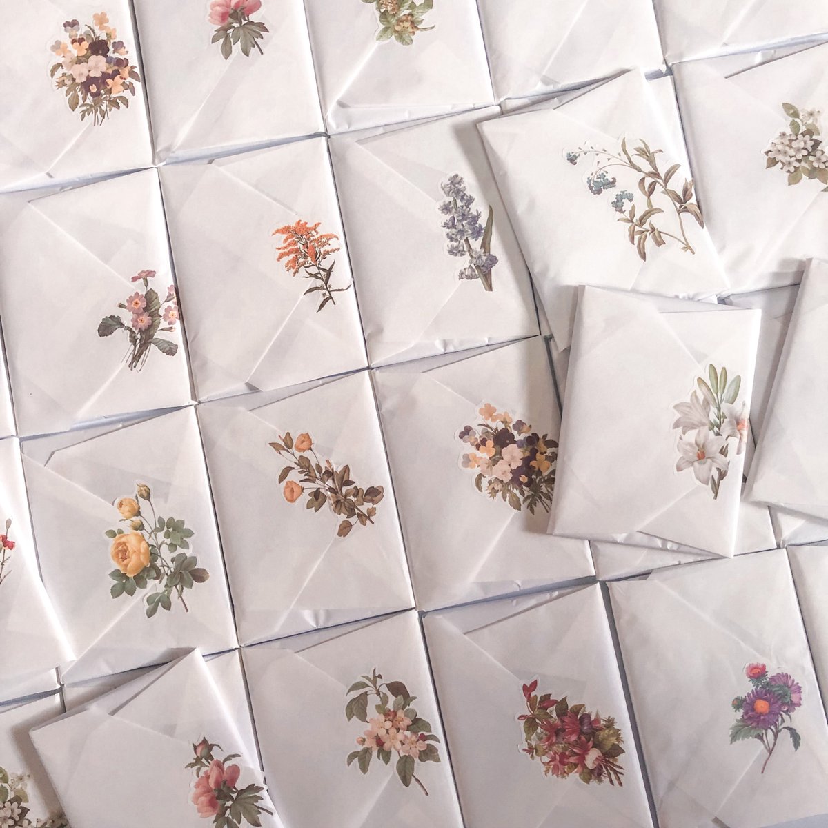 soniabinggarabo's tweet image. เล่มเล็กคือเล่มที่ห่อสนุกที่สุดเพราะไวที่สุด ฮา