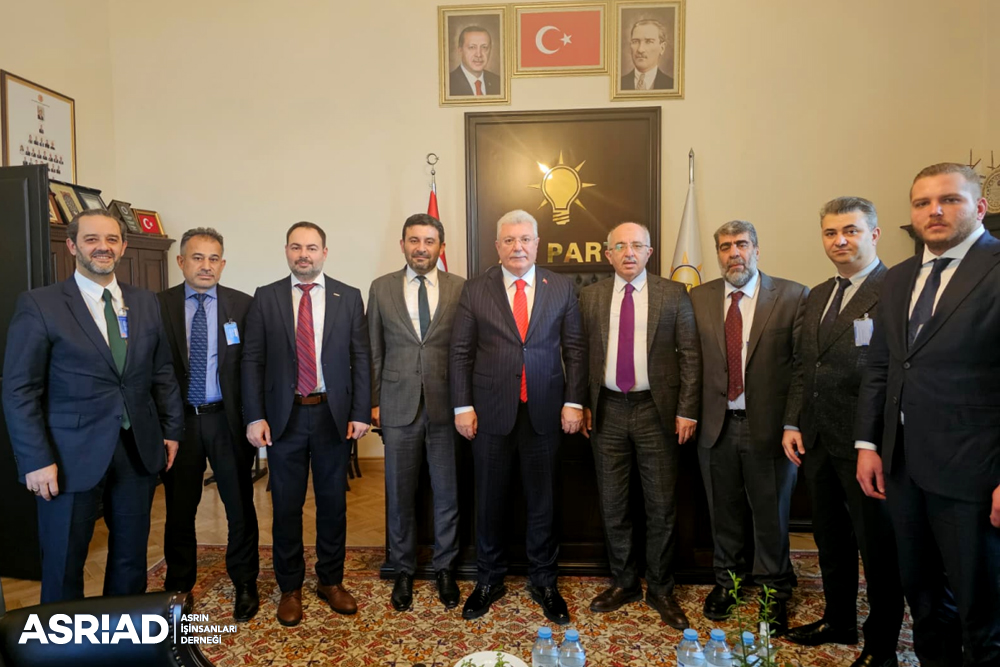 ASRİAD Genel Başkanı Cemil Yıldız ve Yönetim Kurulu'nun Ankara'ya yapılan ziyaretleri kapsamında TBMM'de AK Parti Grup Başkanvekili Sayın Muhammet Emin Akbaşoğlu'na bir nezaket ziyareti gerçekleştirildi.

Ziyarete; Genel Başkan Cemil Yıldız'ın yanı sıra Yatırım ve Proje Komisyon