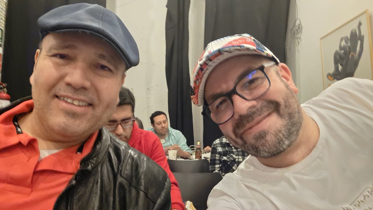 Noche de Voces Foro Somos Voces MX <a href="/SomosVocesMX/">Somos Voces</a> #ArqueologíaDeGénero  #NocheDeAmigos #Wednesday #Miercoles  Gracias Fernando Rodriguez  <a href="/Divo_Pop/">Luis Fernando 😉✌️🎶</a>