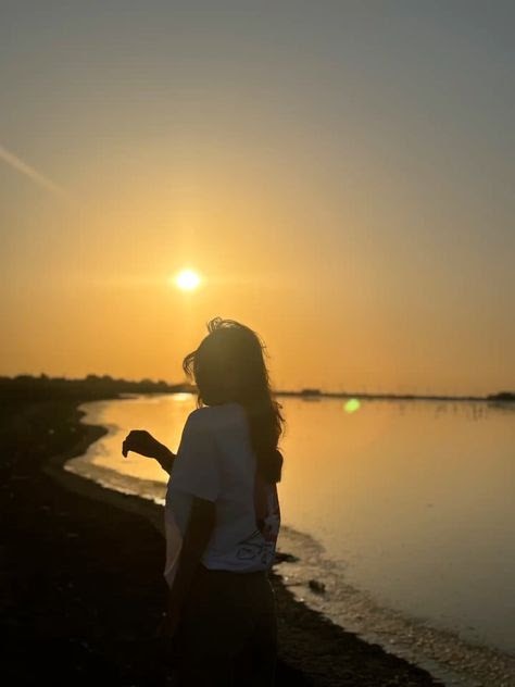 Silentsoul__786's tweet image. I like silence, for I&apos;ve learned that not everyone who listens to you can understand your soul.

#silentsoul ✍🏻
#darkhumor 💫