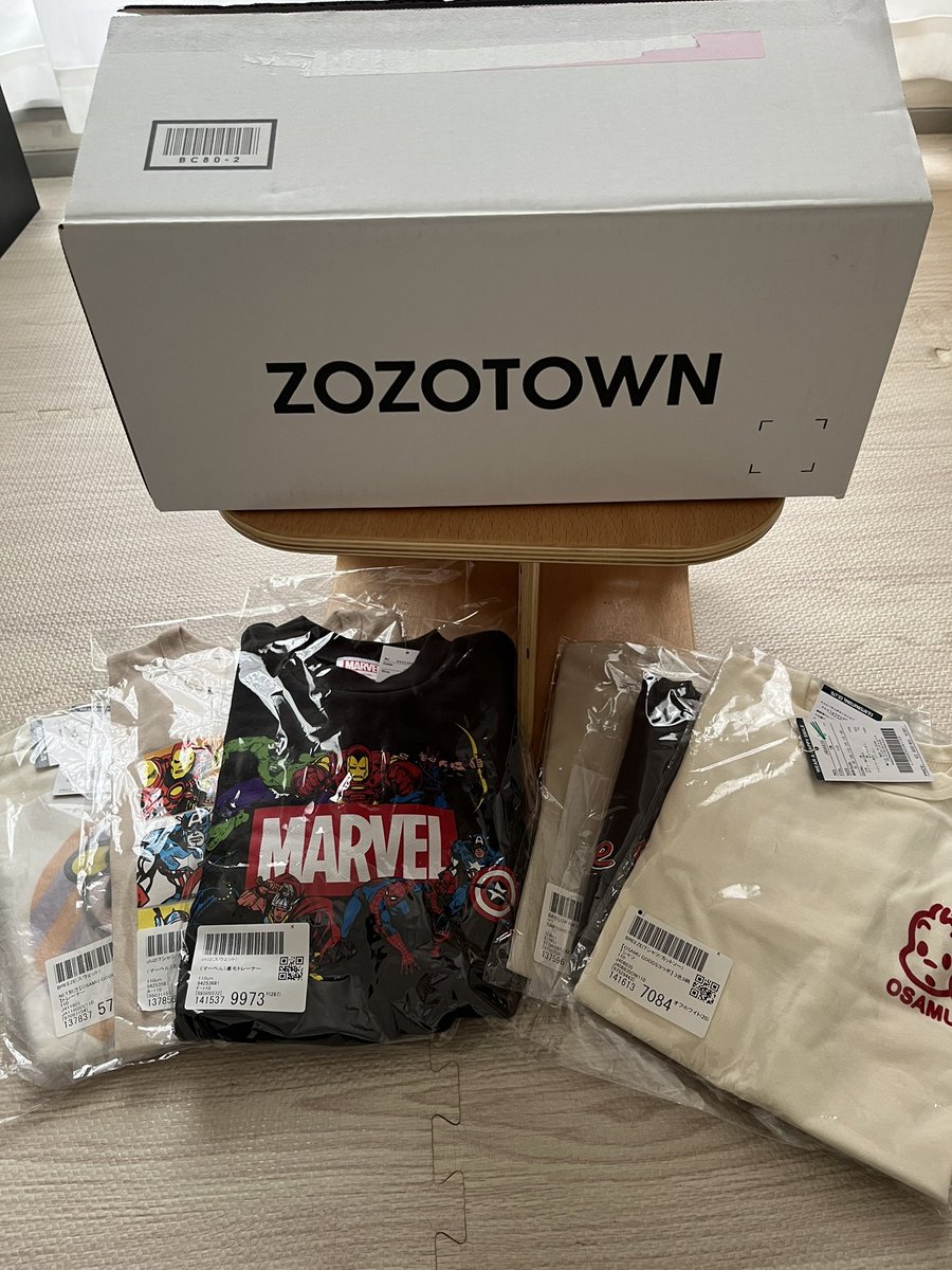 8155_'s tweet photo. お子��冬服爆買い。どうしてもスパイダーマンが欲しいというので購入、あとは私の趣味。そしたら白箱zozo届いた！当たりますようにー！！！🙇🏼‍♀️❣️

#ZOZOWEEK箱CP https://t.co/jGK6HRjtsI