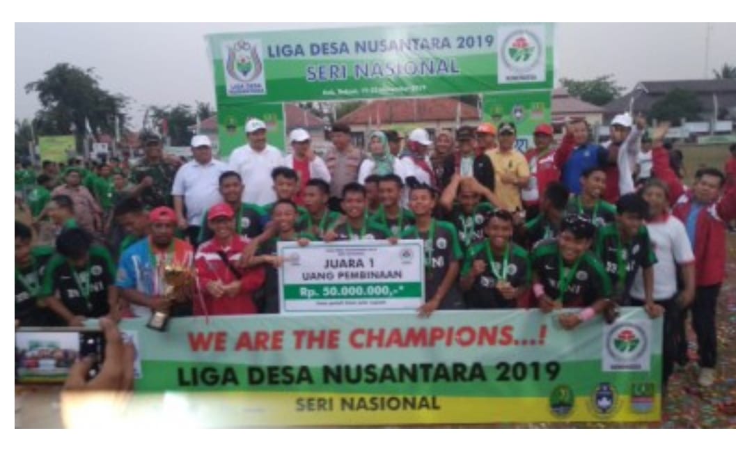 BabanR3's tweet photo. Liga sepak bola desa memperebutkan piala Menteri Desa akan segera bergulir, siapkan tim sepak bola desa anda untuk mendaftar biar jadi juara.

*#LigaSepakBolaDesa*
*#PialaMenteriDesa*
*#LahirTalentaSepakBolaDesa*

@prabowo
@YandriSusanto
@ArizaPatria
@tppciamis https://t.co/g4QKQ6eEGq